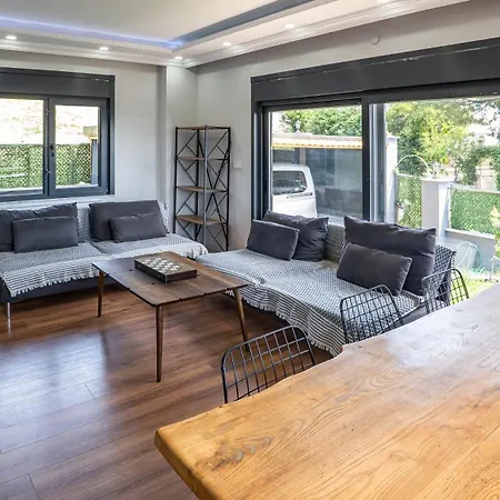 Stunning 4-floor With Sea View & *