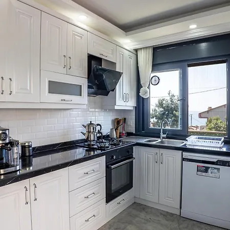 Stunning 4-floor With Sea View &