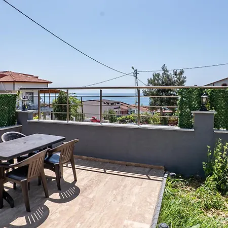 Stunning 4-floor With Sea View & فيلة