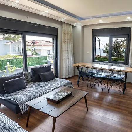 فيلة Stunning 4-floor With Sea View & *