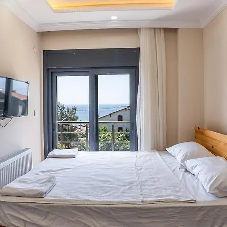 Stunning 4-floor With Sea View & فيلة سيليفري